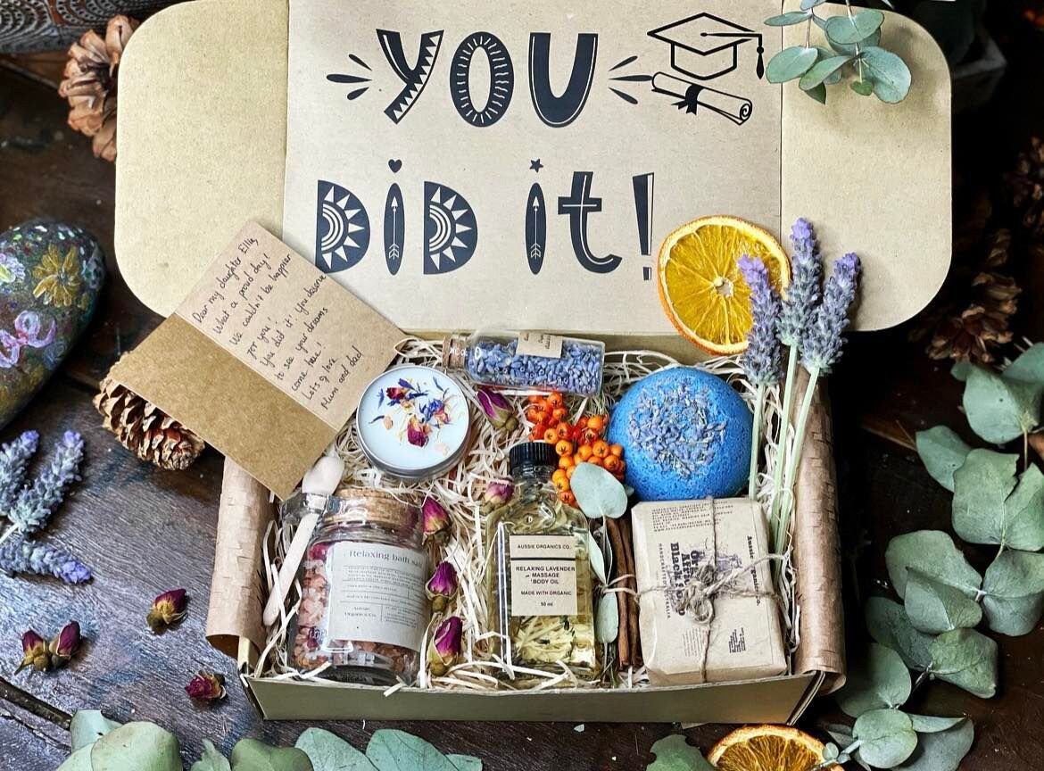 GRADUATION PAMPER GIFT BOX- BLISSFUL RETREAT