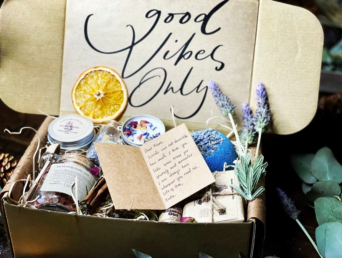 PERSONALIZED SPA GIFT BOX- BLISSFUL RETREAT